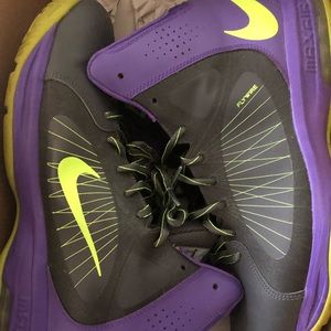 Men’s size 13 Nike’s